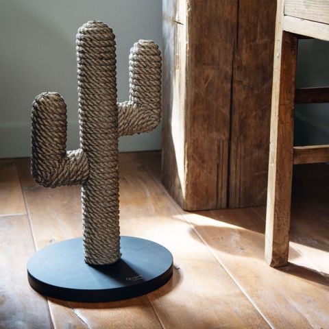 Designed by Lotte Cactus - Krabpaal - Dennenhout - Zwart - 35x35x60 cm
